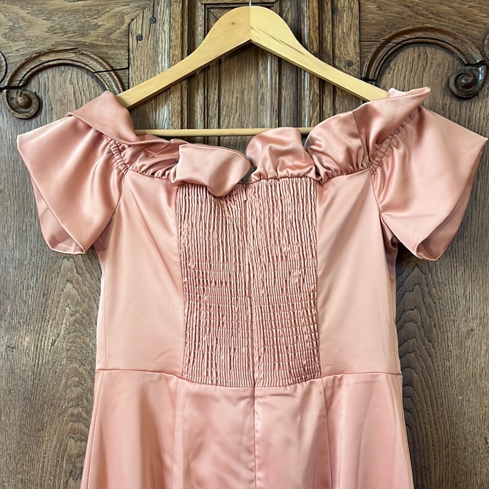 NWT ANTHROPOLOGIE Ruffled Off-The-Shoulder Dress pink satin Size Medium - Picture 13 of 16